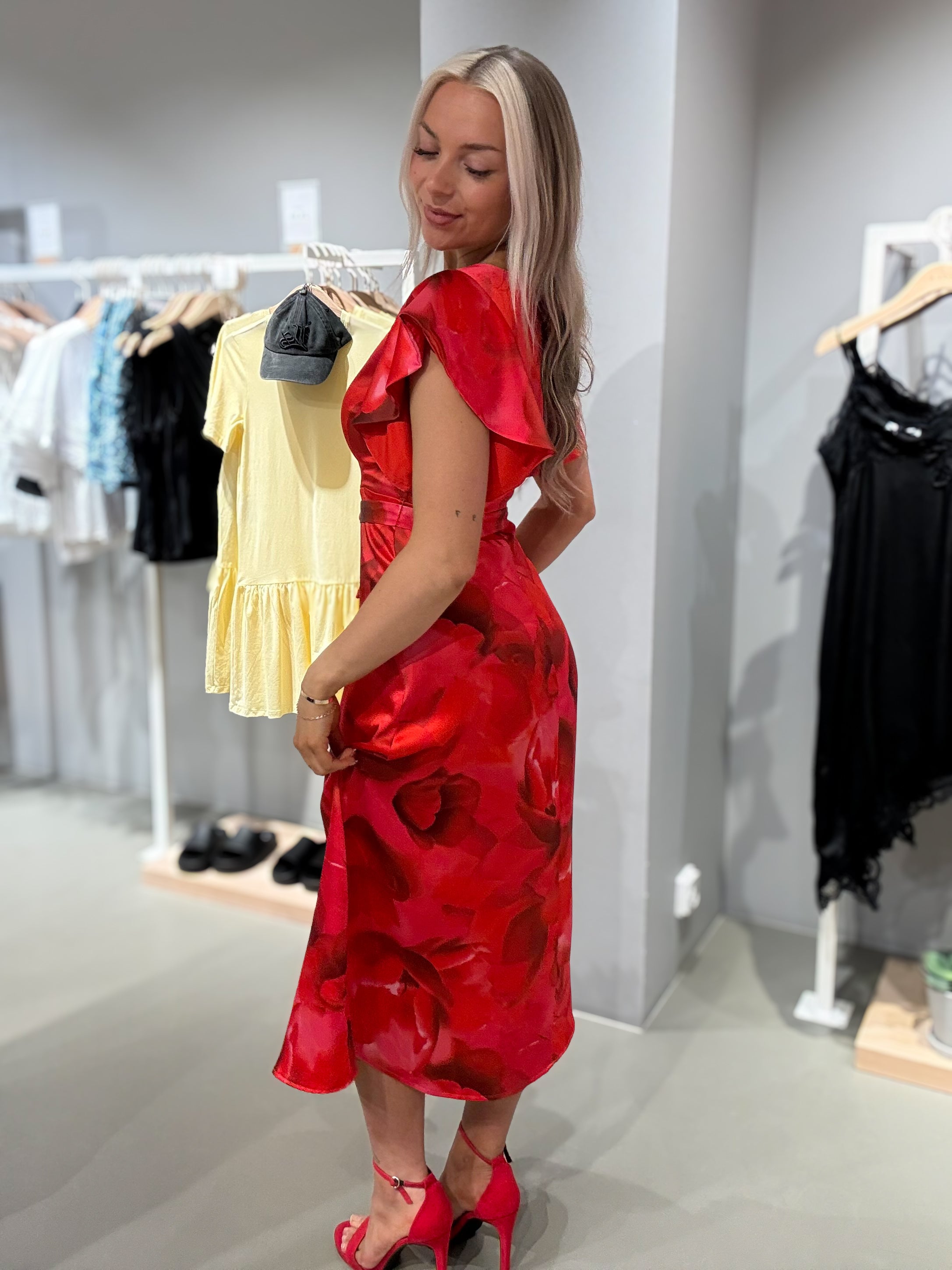 VIAVELINA Midi Dress - Hibiscus
