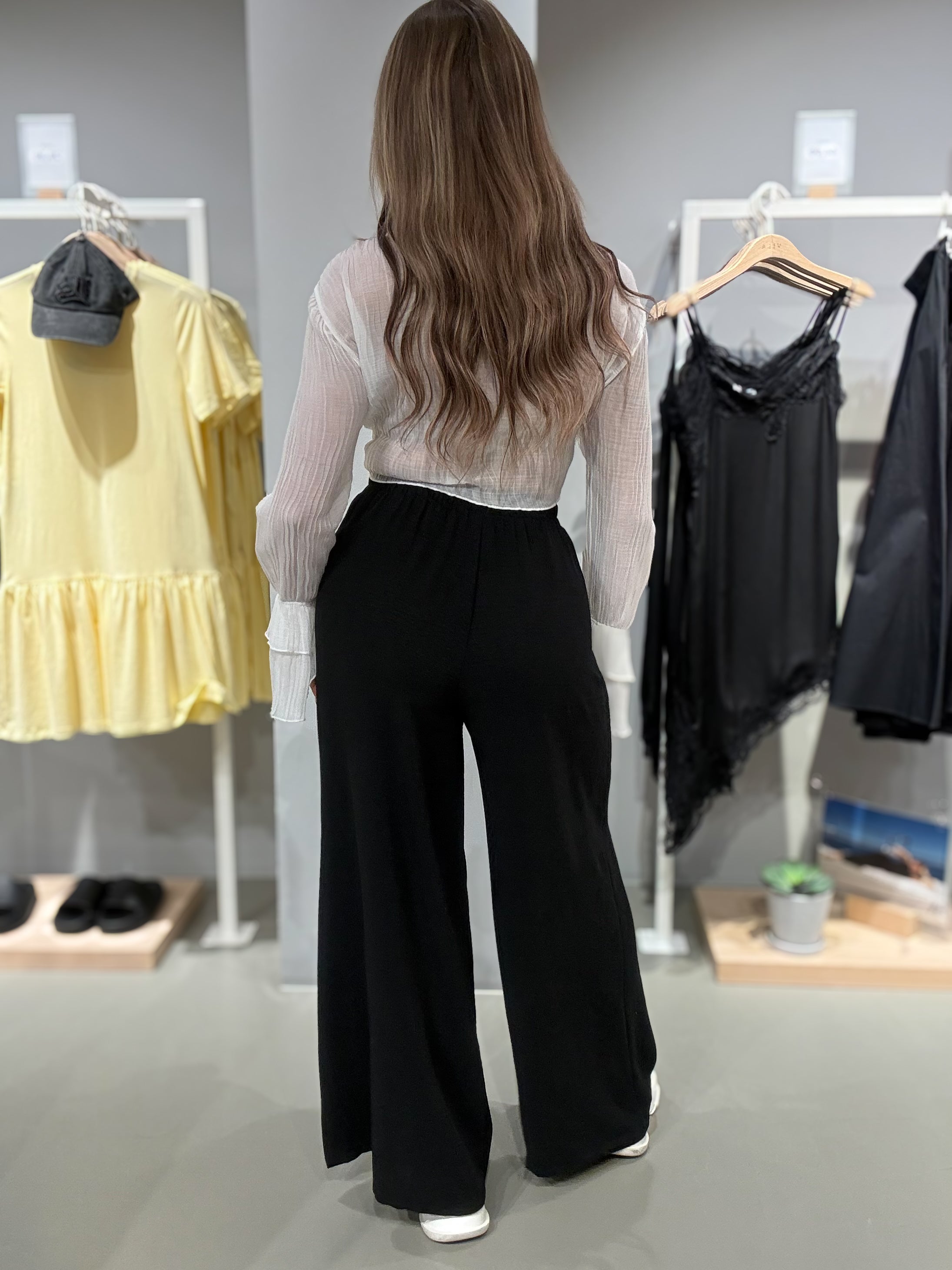 VIHELA Trousers - Black