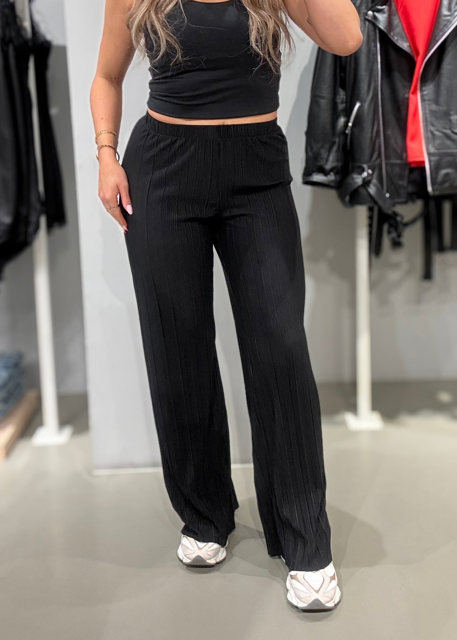 VIPLISA Pants - Black Beauty