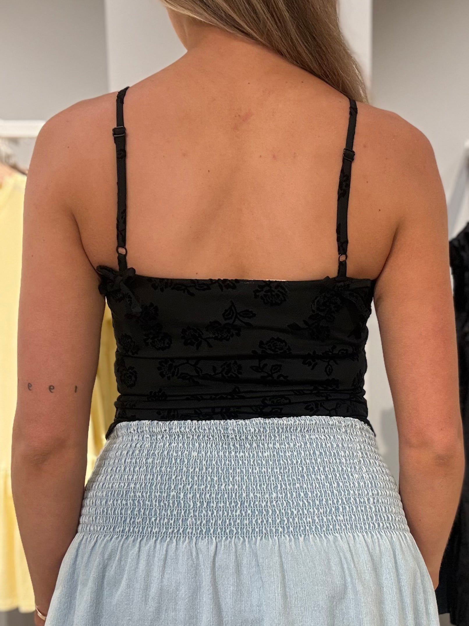 NMLOUISE Top - Black