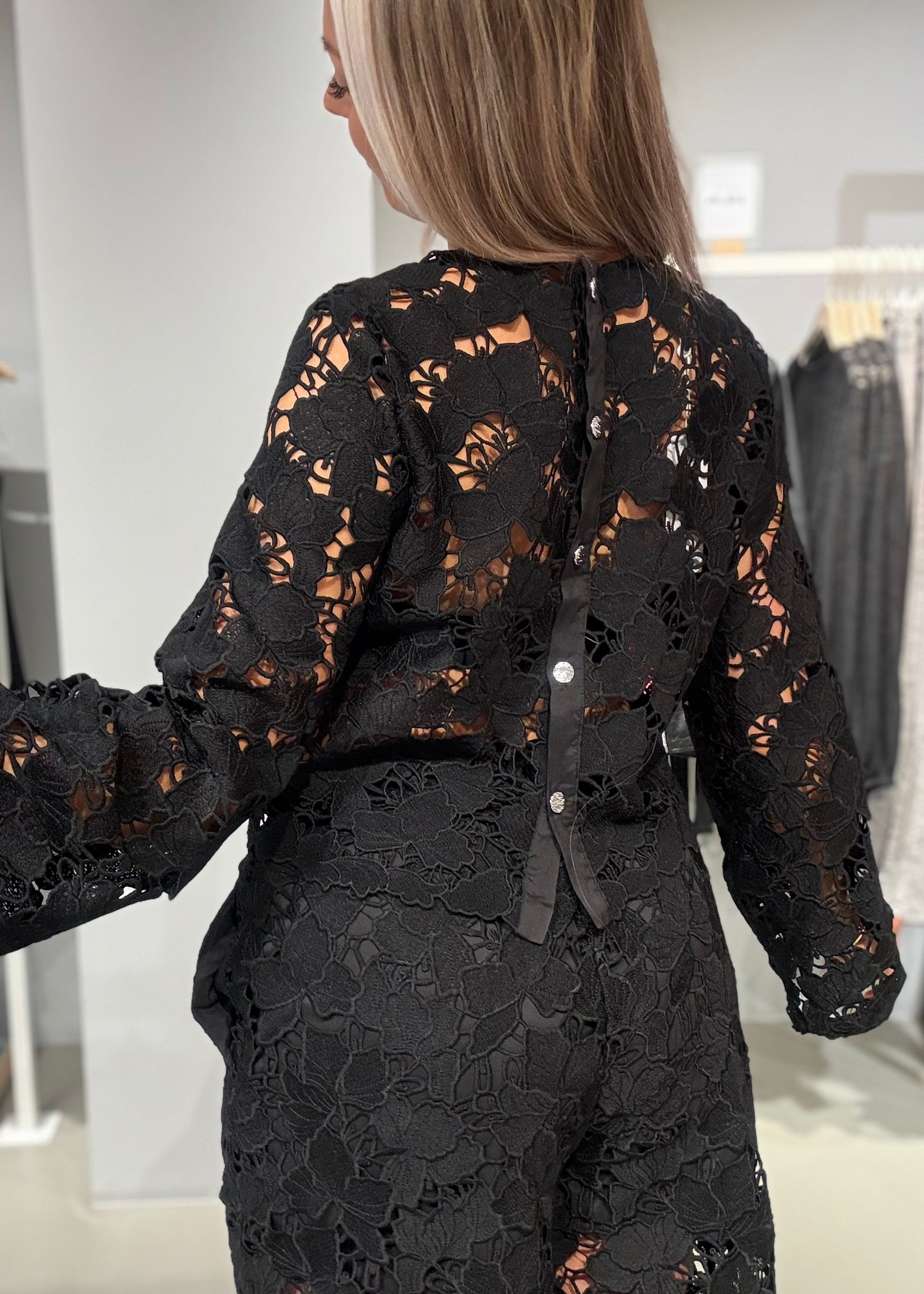 VIHYLDE Shirt - Black