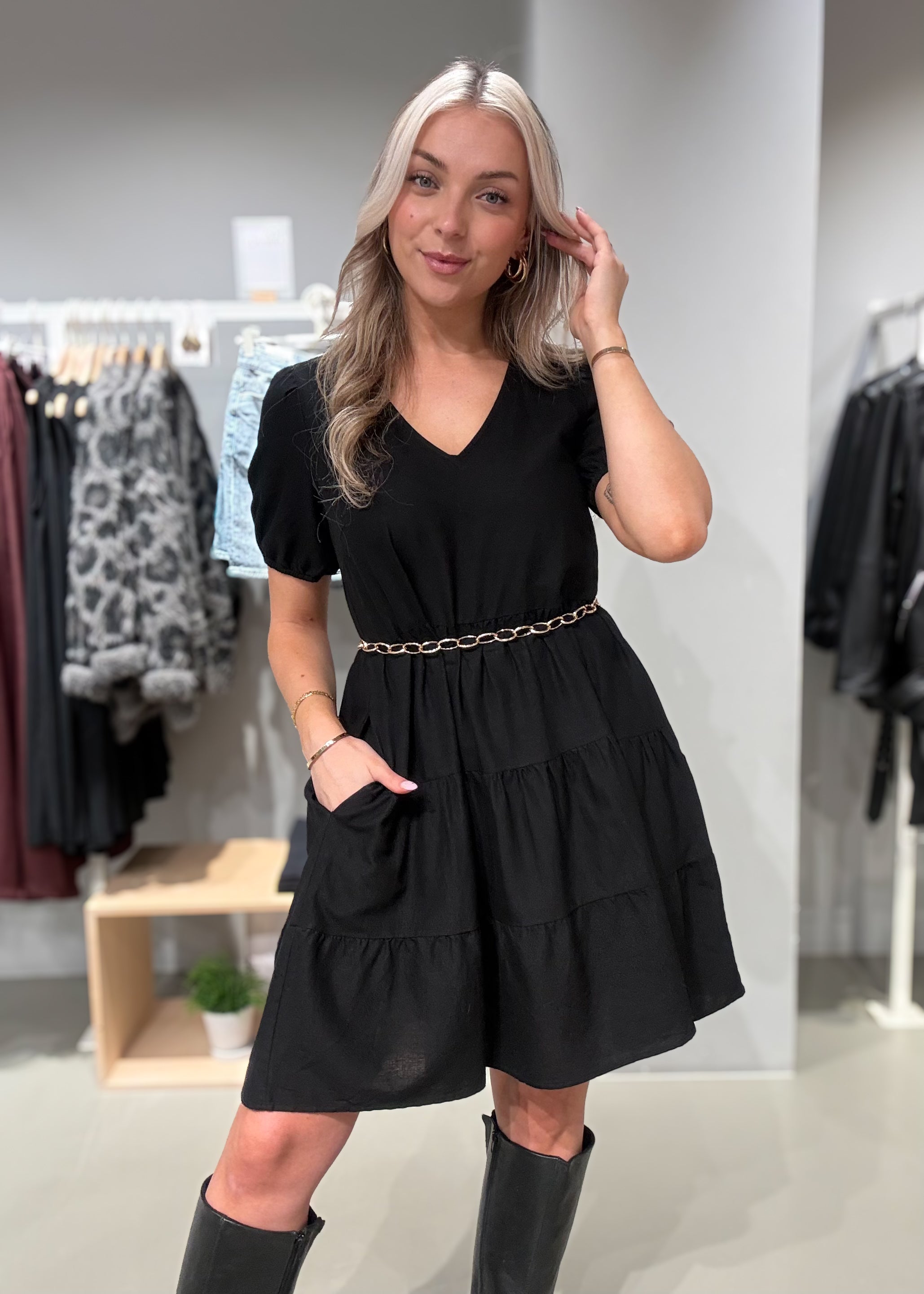 VIPRISILLA Short Dress - Black Beauty