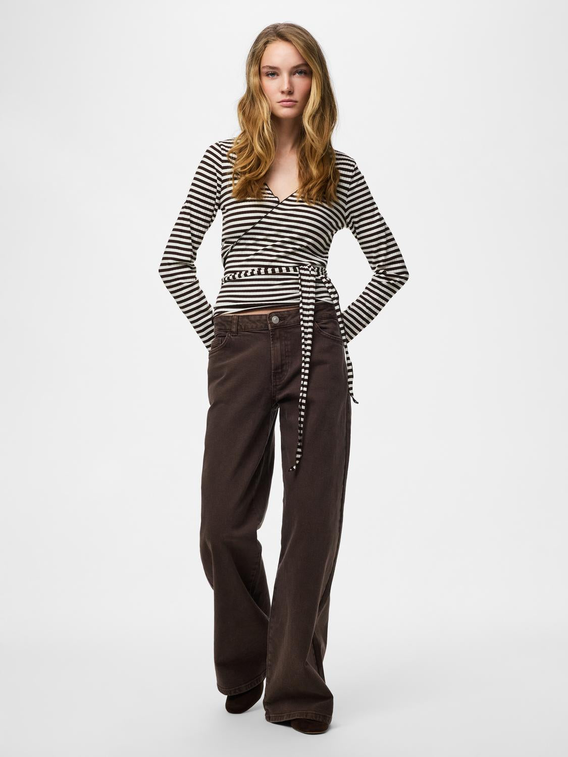 model_shot-front_full