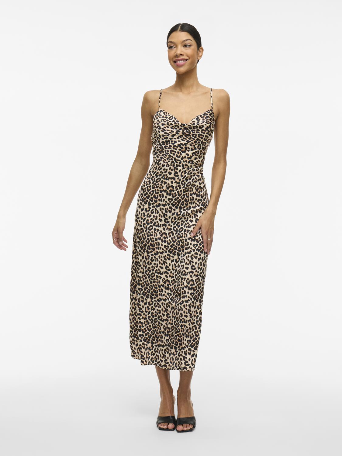 model_shot-front_full