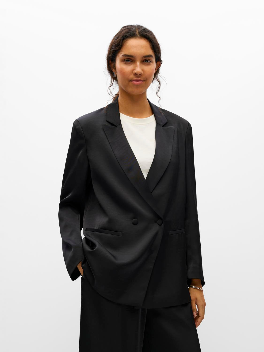 model_shot-front