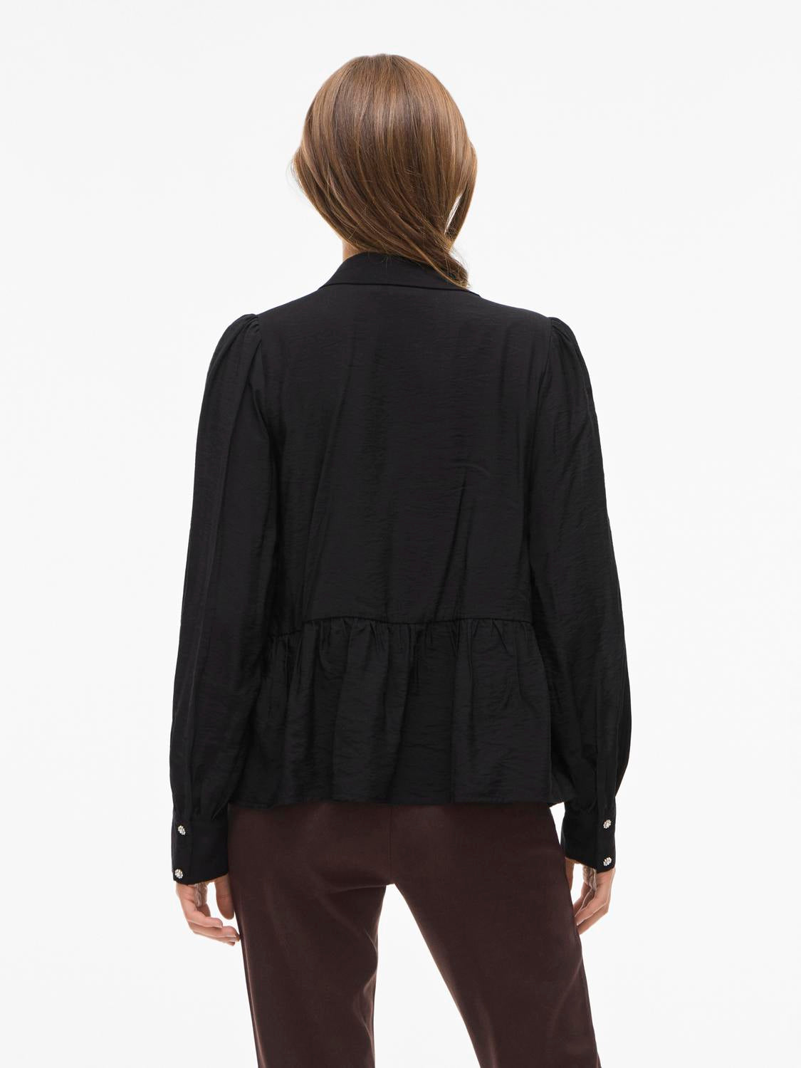 model_shot-back