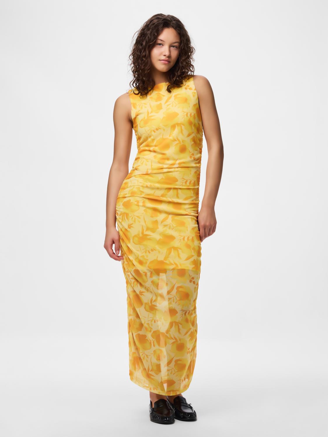 model_shot-front_full