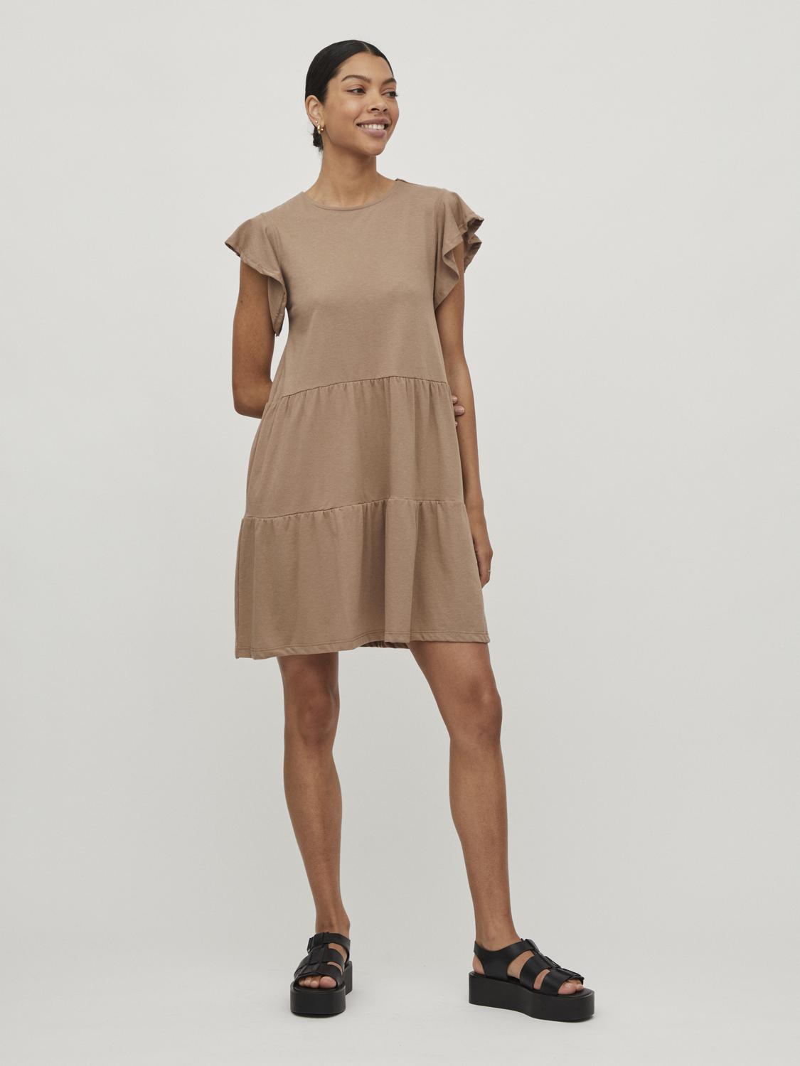 model_shot-front_full