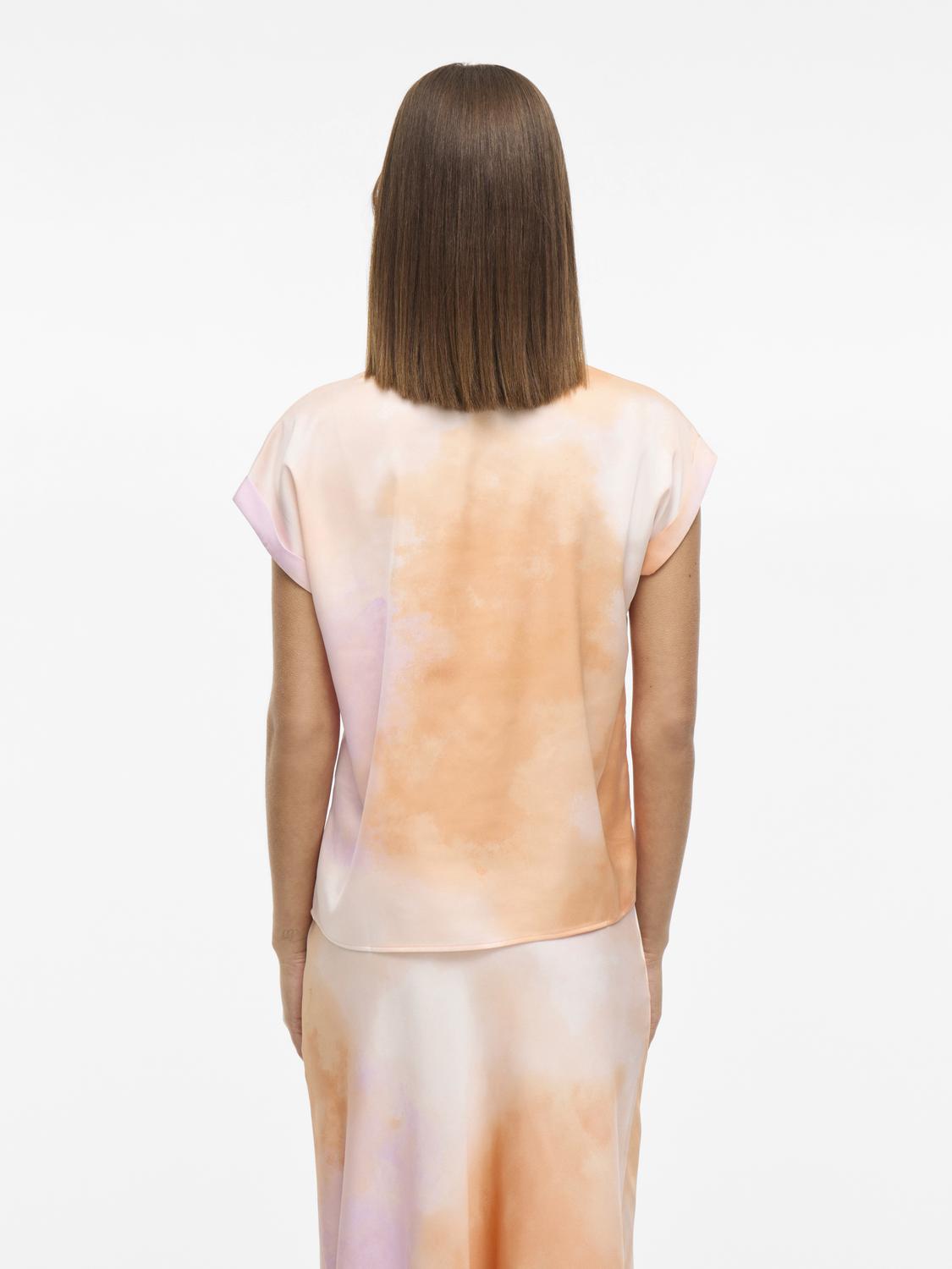 model_shot-back