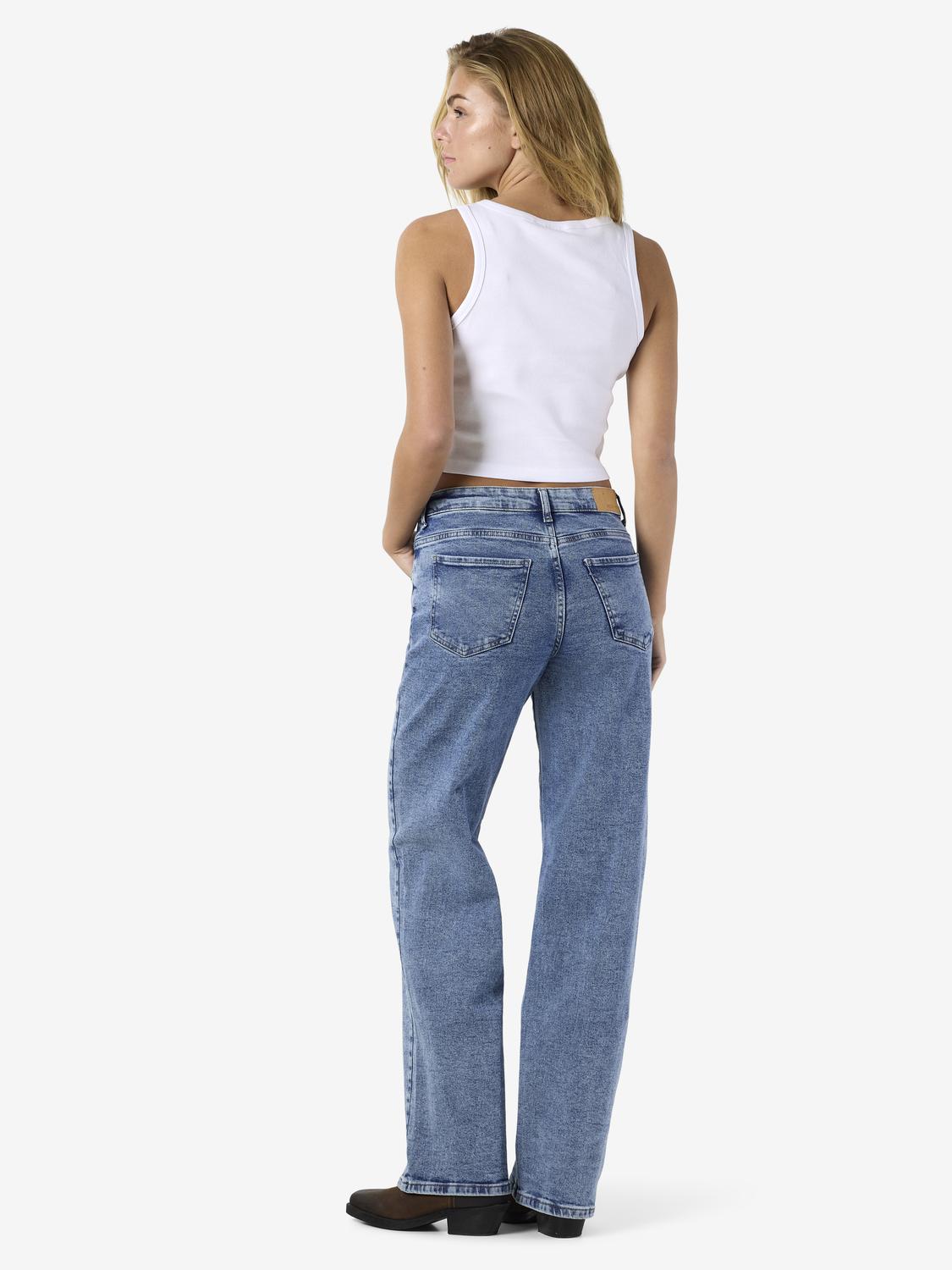 model_shot-front_full