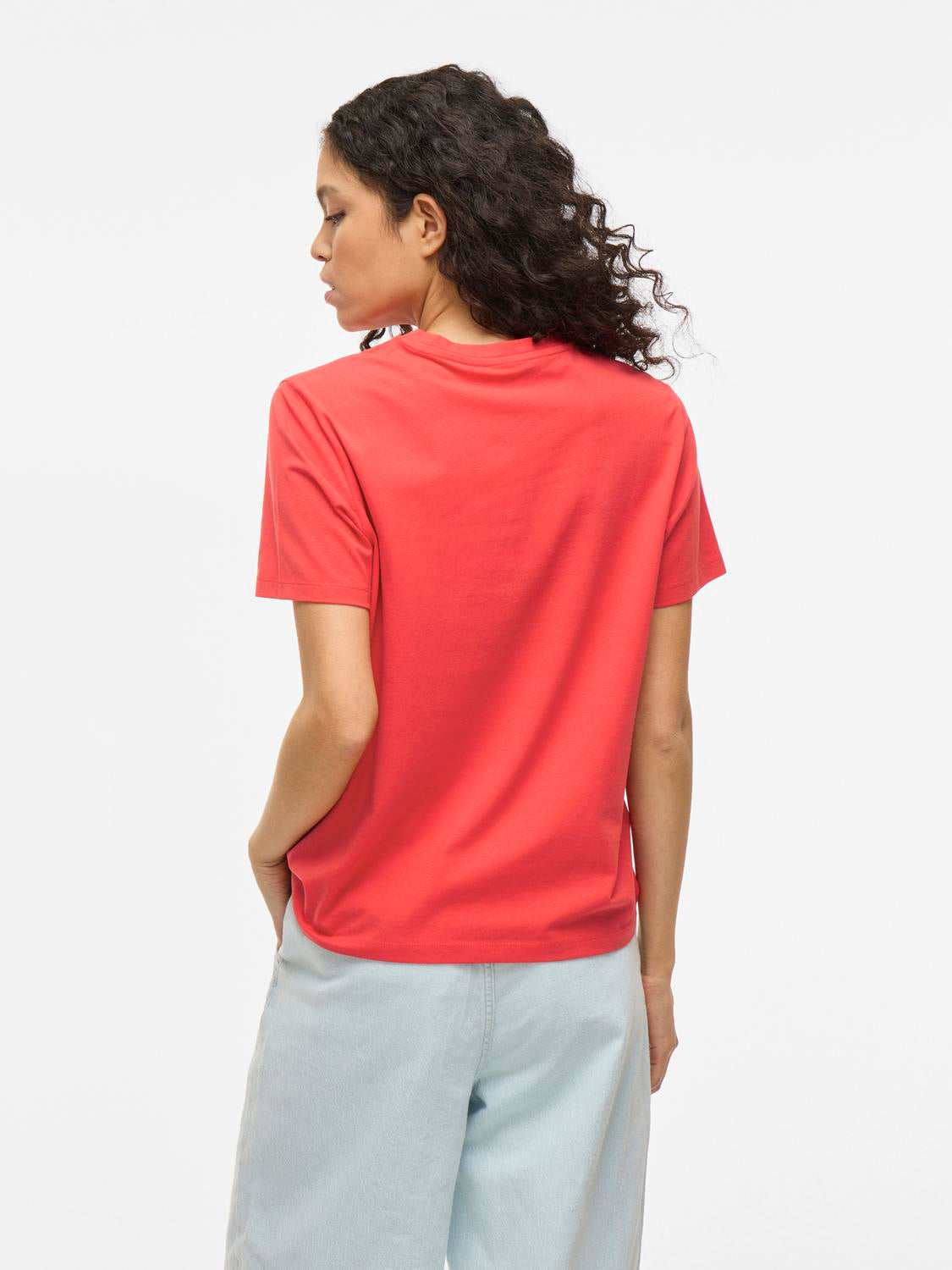 model_shot-back