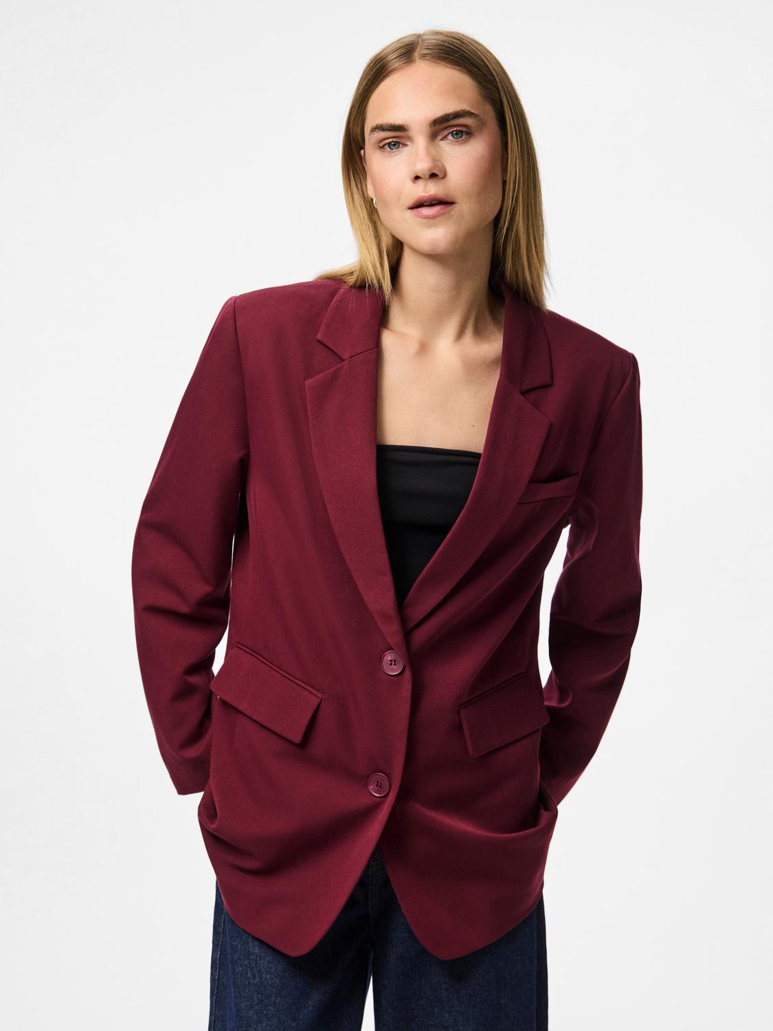 model_shot-front